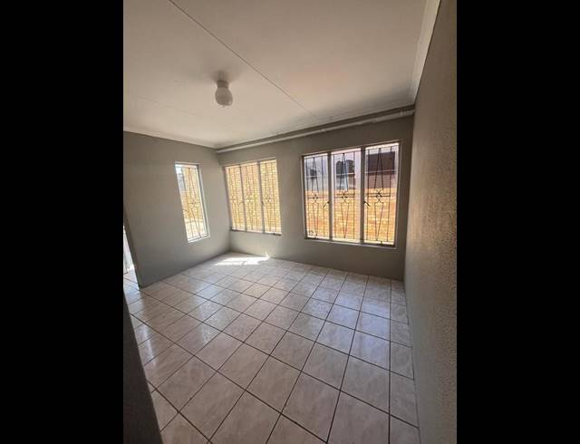 3 BEDROOM PROPERTY TO RENT IN SOSHANGUVE UU